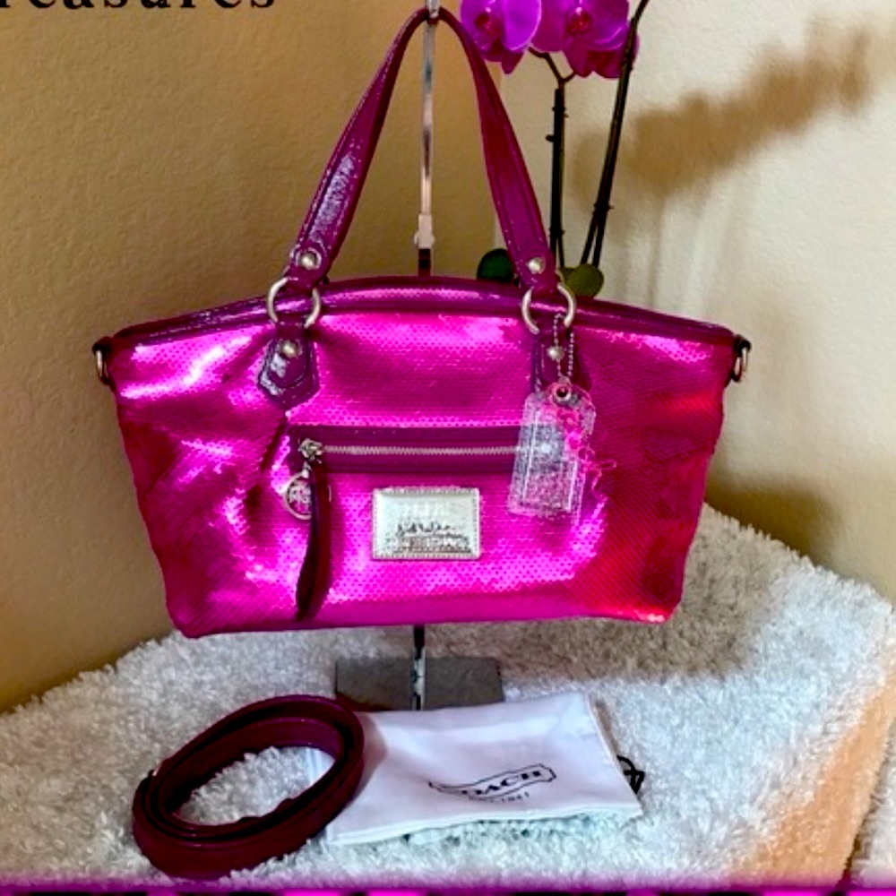 💕💕❤️❤️❤️❤️COPY - Coach “poppy” sequin fuchsia bag. Used once.